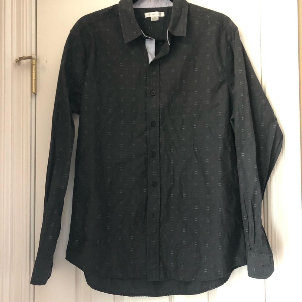 Bundle of 3 Men’s button up shirts💙